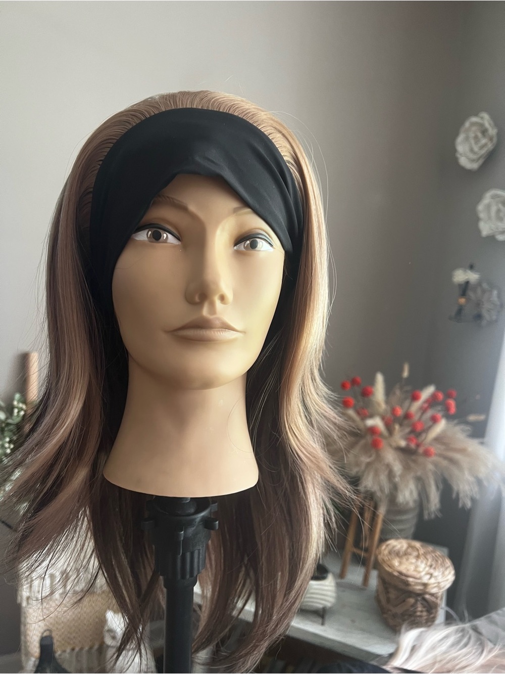 Clara headband wig in scandi brunette